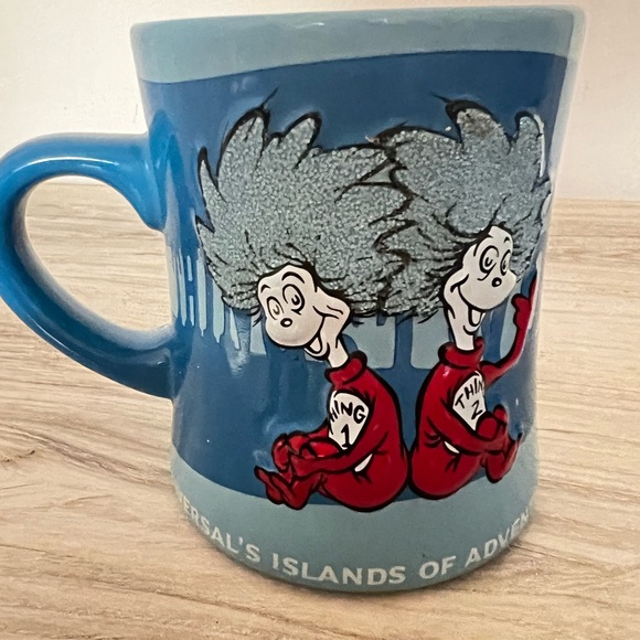 Universal Studios Thing 1 and 2 Coffee Mug. - Picture 3 of 5